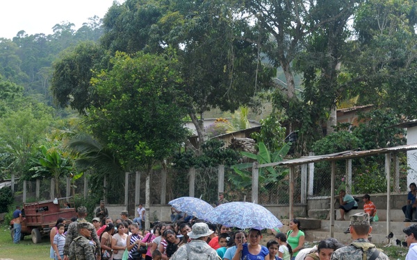 Medical Readiness Training Exercises at San Juan de Sitio, Honduras