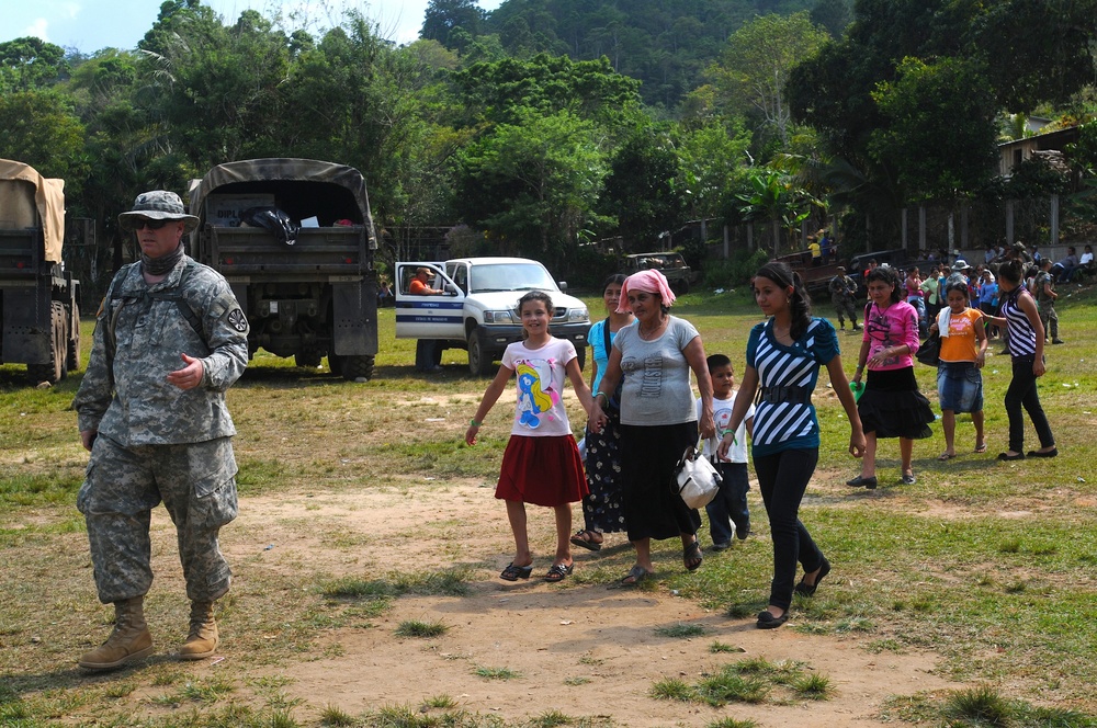 Medical Readiness Training Exercises at San Juan de Sitio, Honduras