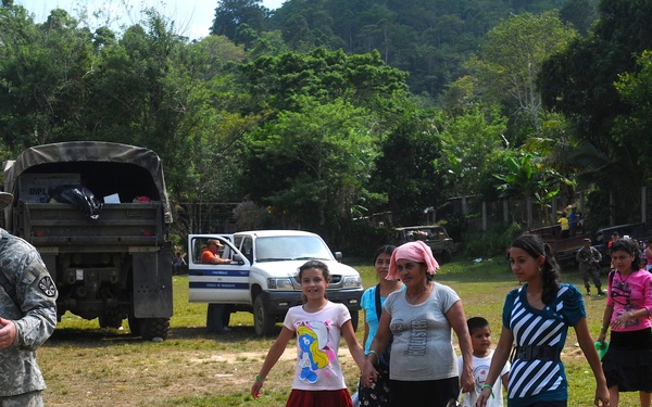 Medical Readiness Training Exercises at San Juan de Sitio, Honduras