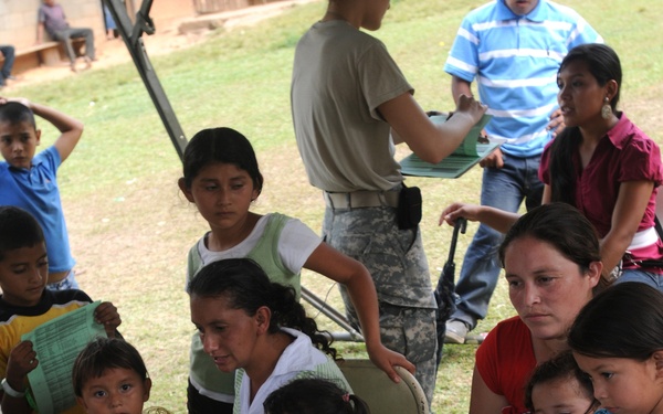 Medical Readiness Training Exercises at San Juan de Sitio, Honduras