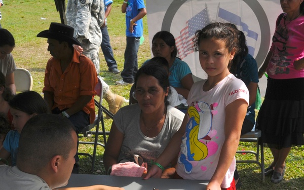 Medical Readiness Training Exercises at San Juan de Sitio, Honduras