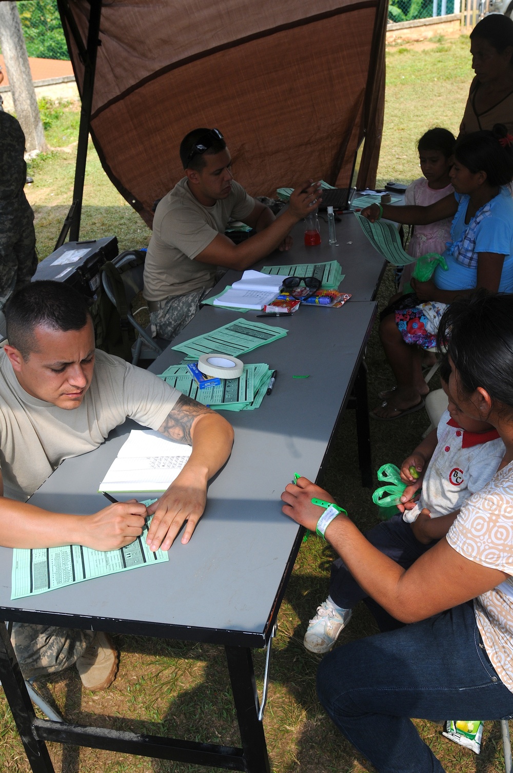 Medical Readiness Training Exercises at San Juan de Sitio, Honduras