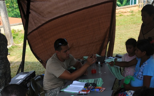 Medical Readiness Training Exercises at San Juan de Sitio, Honduras