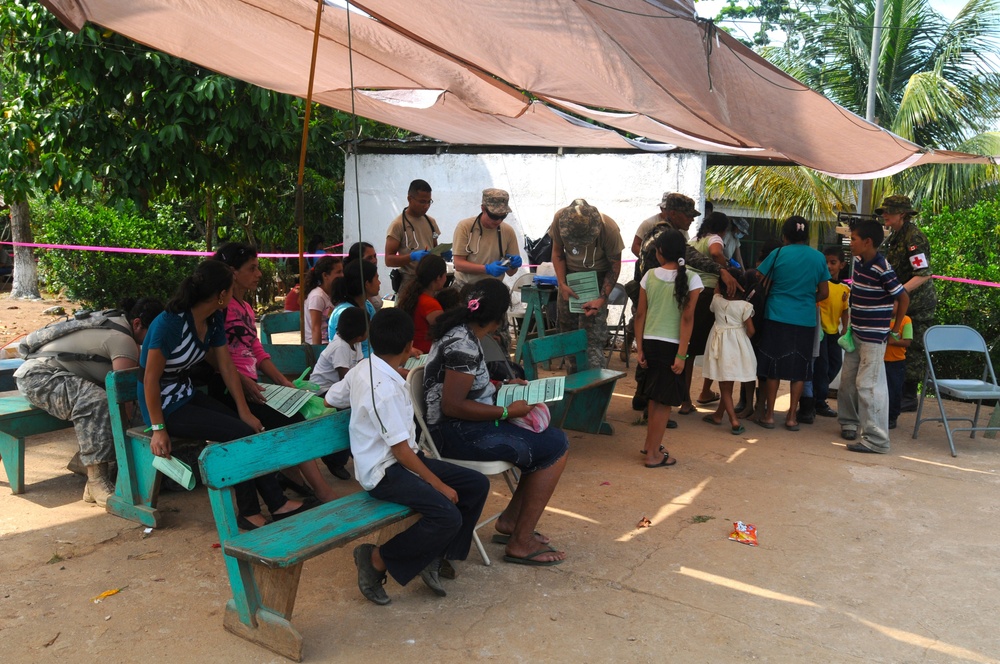 Medical Readiness Training Exercises at San Juan de Sitio, Honduras