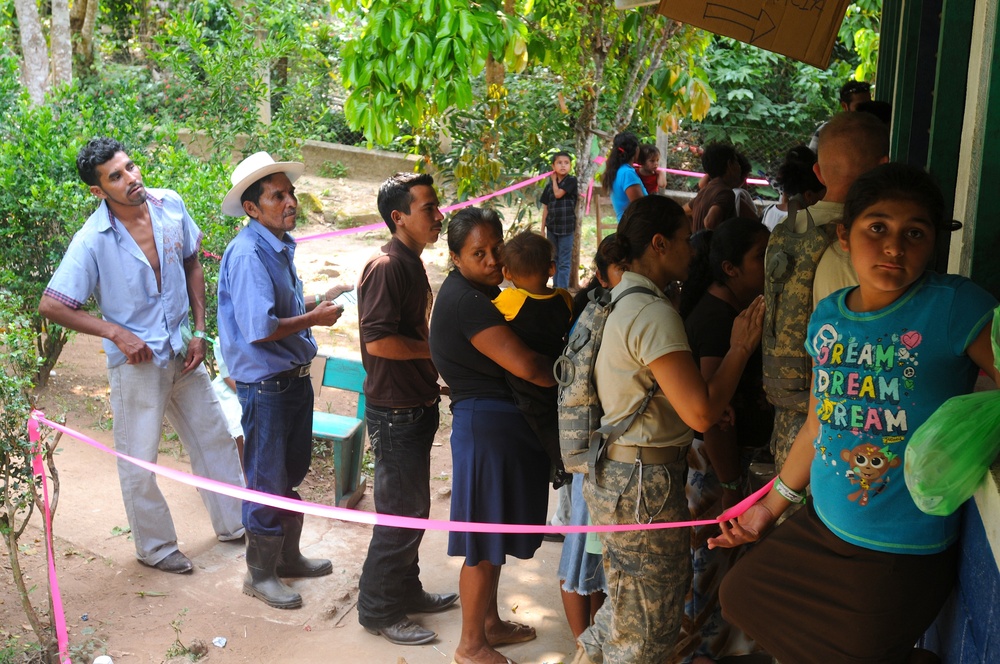 Medical Readiness Training Exercises at San Juan de Sitio, Honduras