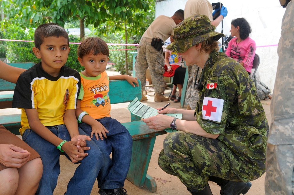 Medical Readiness Training Exercises at San Juan de Sitio, Honduras