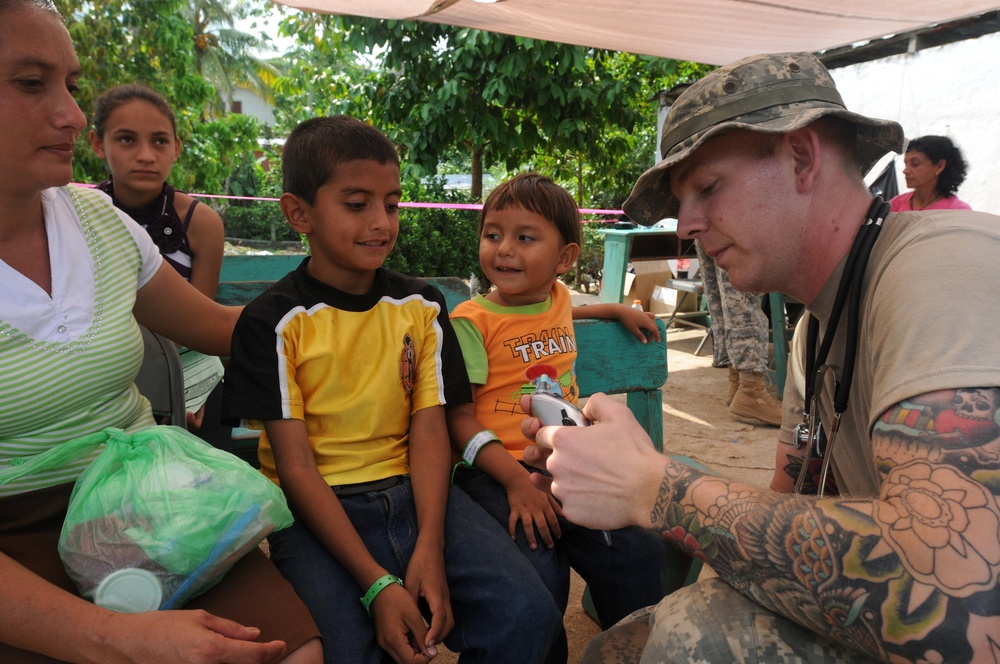 Medical Readiness Training Exercises at San Juan de Sitio, Honduras