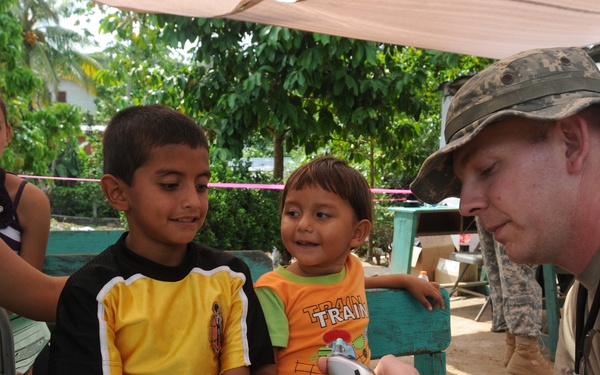 Medical Readiness Training Exercises at San Juan de Sitio, Honduras