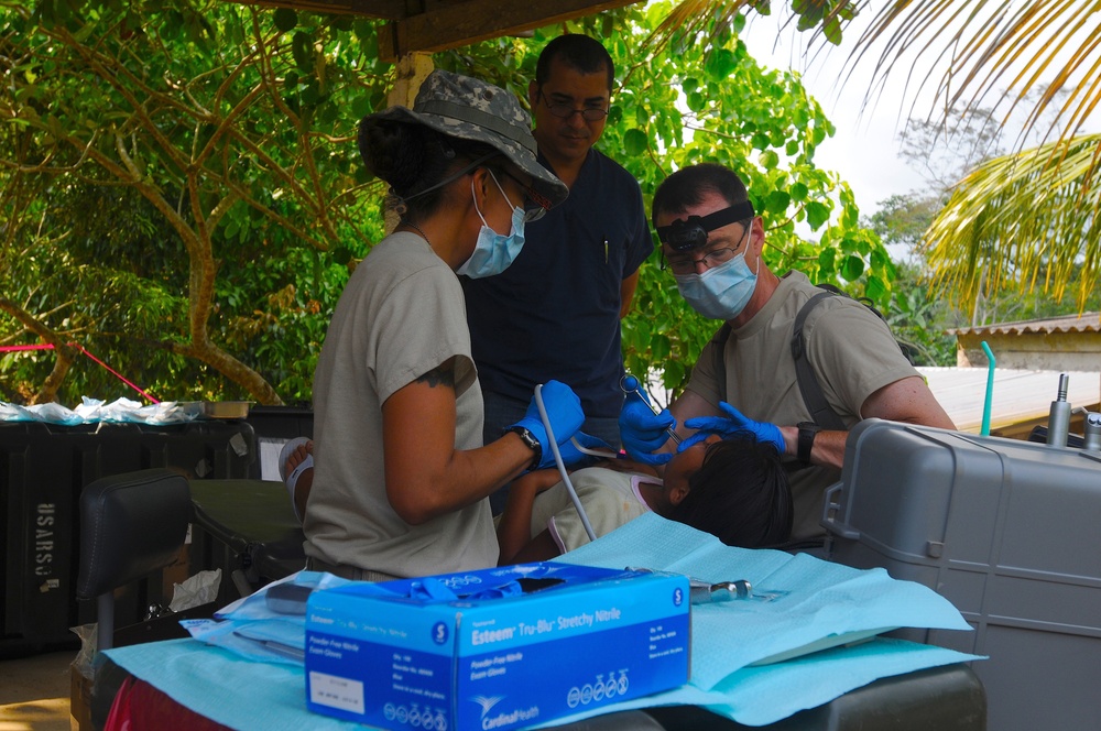 Medical Readiness Training Exercises at San Juan de Sitio, Honduras