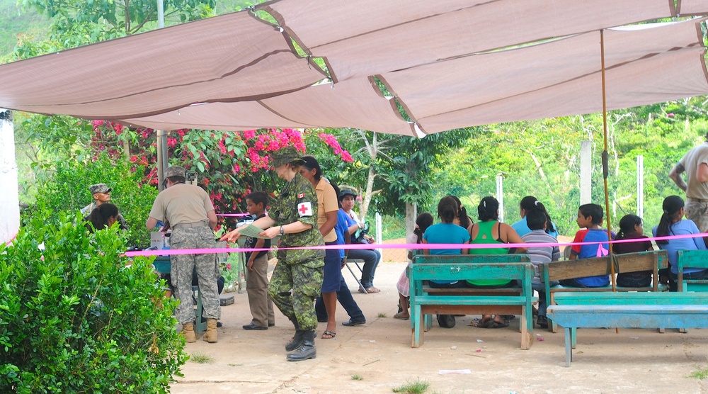 Medical Readiness Training Exercises at San Juan de Sitio, Honduras