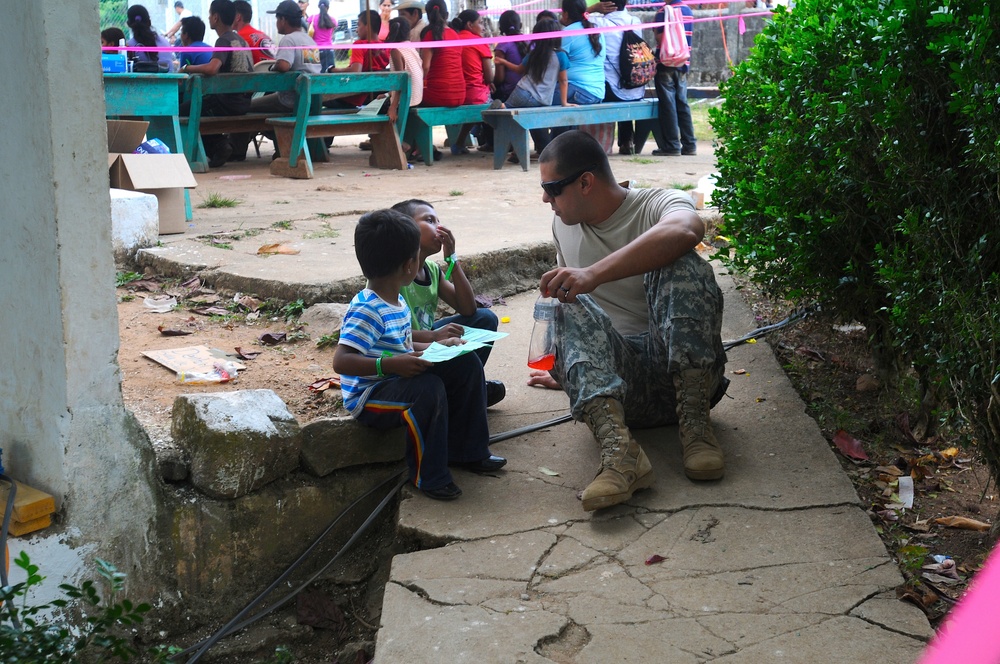 Medical Readiness Training Exercises at San Juan de Sitio, Honduras