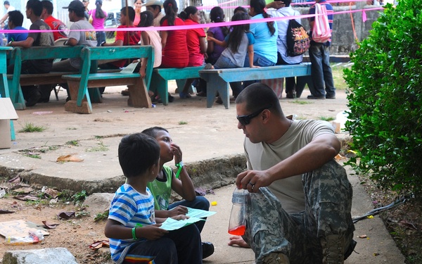 Medical Readiness Training Exercises at San Juan de Sitio, Honduras