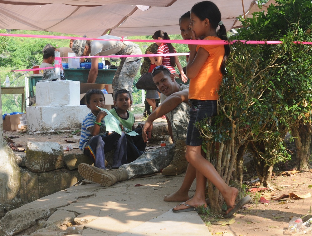 Medical Readiness Training Exercises at San Juan de Sitio, Honduras