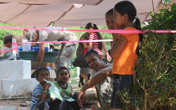 Medical Readiness Training Exercises at San Juan de Sitio, Honduras