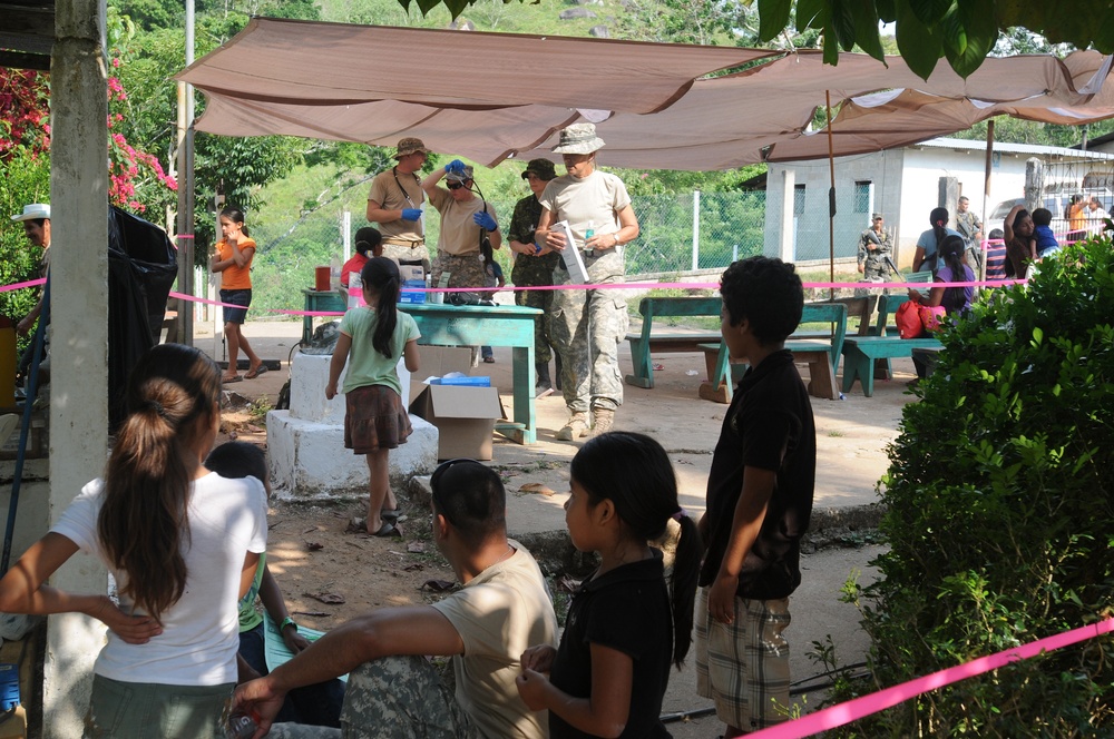 Medical Readiness Training Exercises at San Juan de Sitio, Honduras