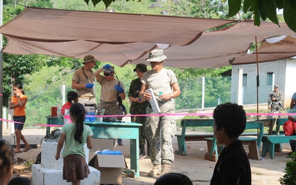 Medical Readiness Training Exercises at San Juan de Sitio, Honduras