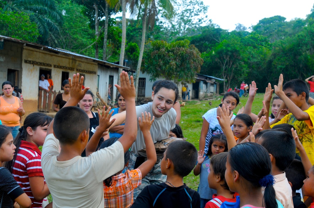 Medical Readiness Training Exercises at San Juan de Sitio, Honduras