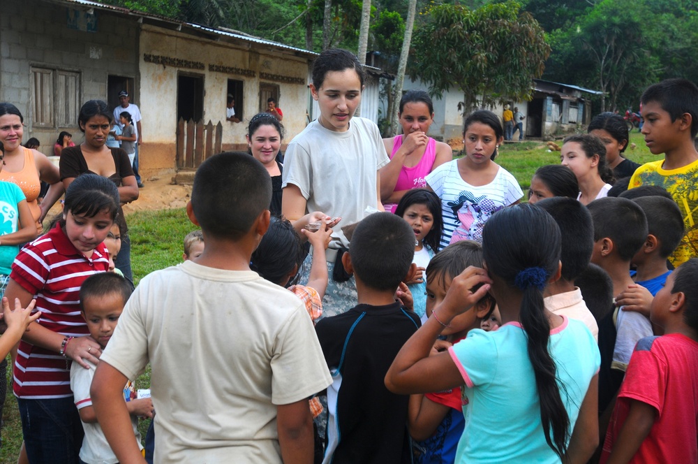 Medical Readiness Training Exercises at San Juan de Sitio, Honduras