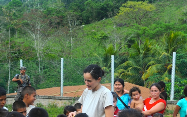 Medical Readiness Training Exercises at San Juan de Sitio, Honduras