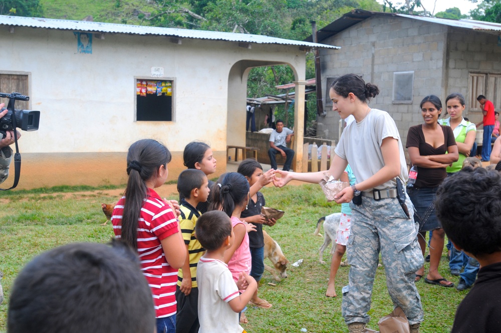 Medical Readiness Training Exercises at San Juan de Sitio, Honduras