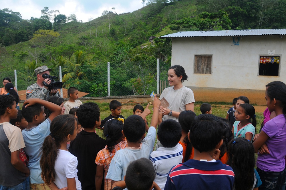 Medical Readiness Training Exercises at San Juan de Sitio, Honduras