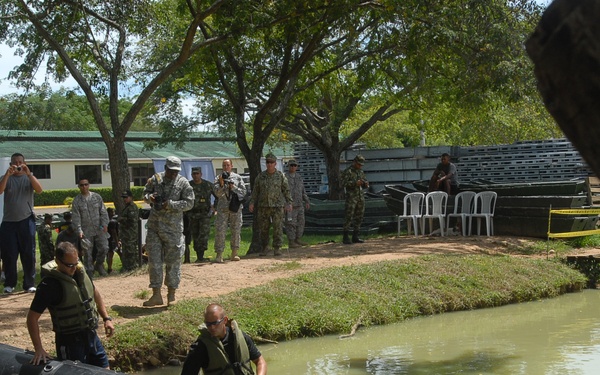 Fuerzas Comando 2012
