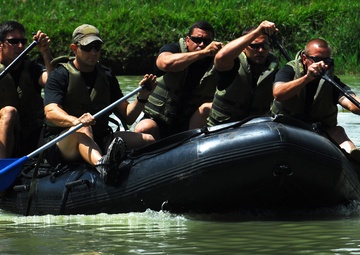 Fuerzas Comando 2012