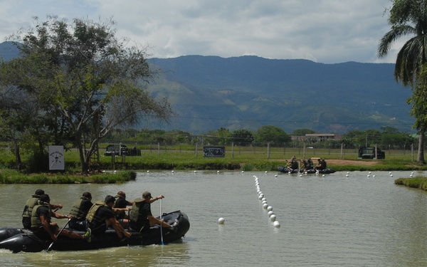 Fuerzas Comando 2012