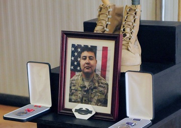 Charlie Company, 1st Battalion, 41st Infantry Regiment pays respects to fallen comrade