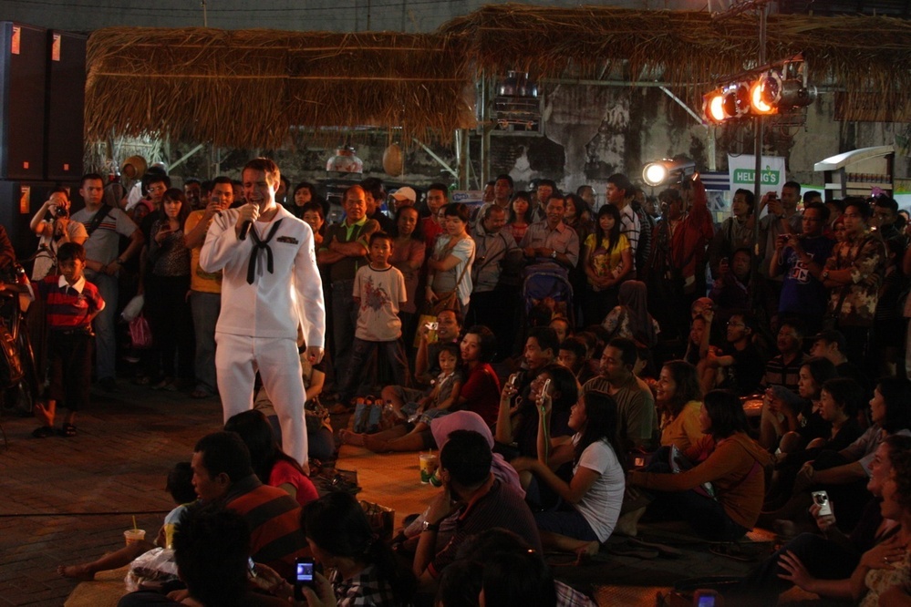 7th Fleet Band performs in Indonesia