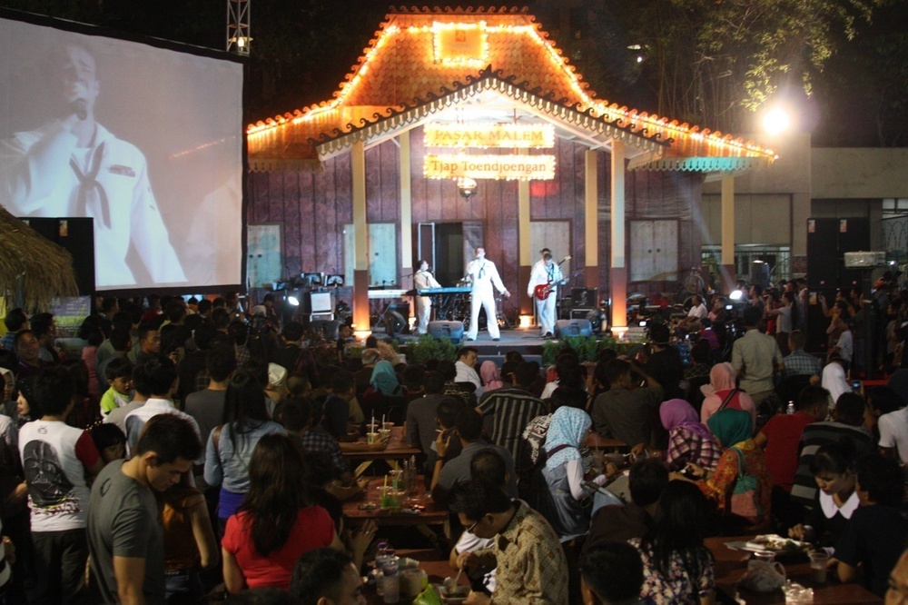 7th Fleet Band performs in Indonesia