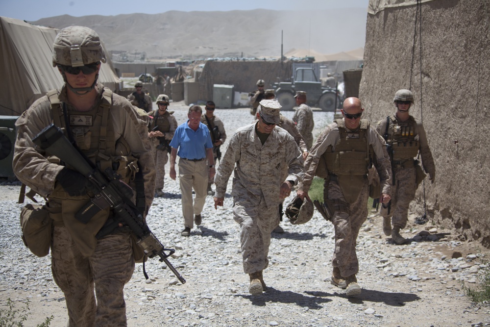 Commanding General visits 1/7 Marines