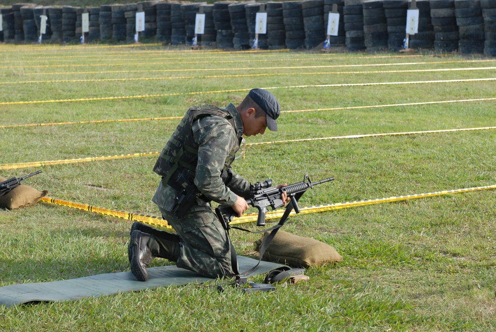 Fuerzas Comando 2012 zero range