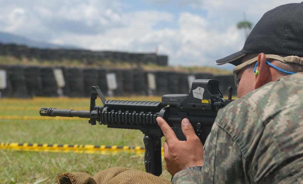 Fuerzas Comando 2012 zero range