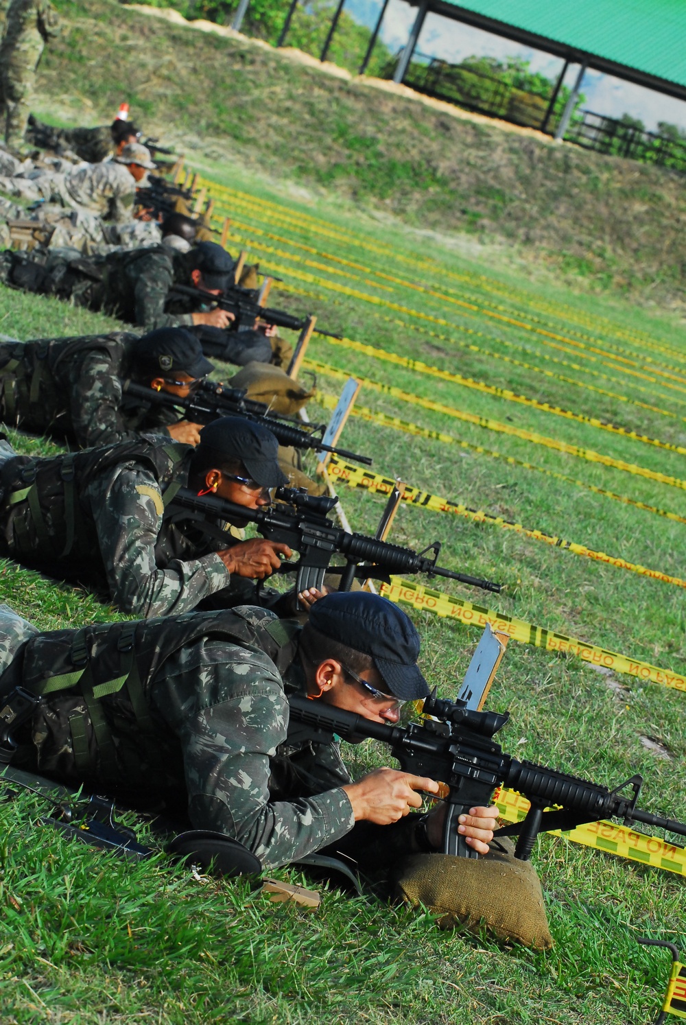 Fuerzas Comando 2012 zero range