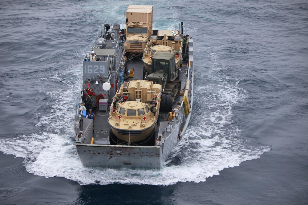 USS Peleliu conducts well deck operations