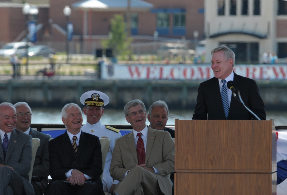 Mabus at USS Mississippi's commissioning ceremony