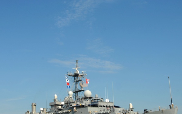 USS Carr departs Norfolk