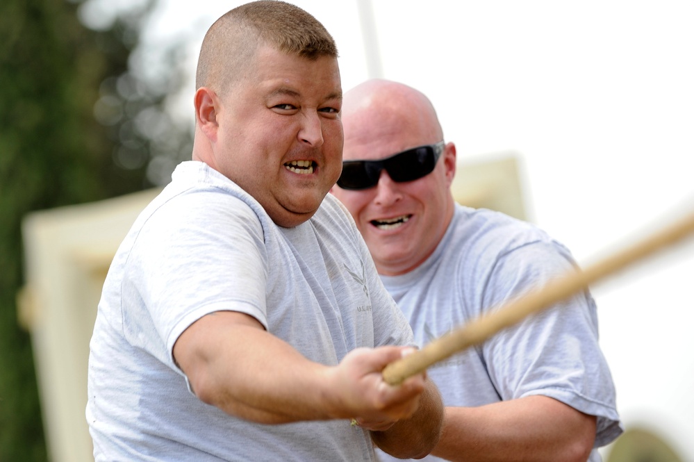 Sports day brings dunks, spikes, strikes to Incirlik