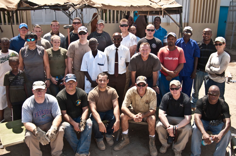Volunteers Provide Shade and Comfort for Tuberculosis Patients