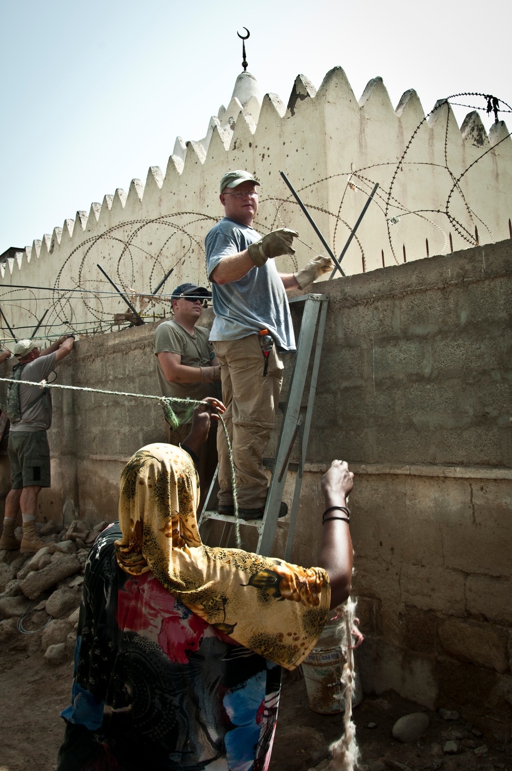 Volunteers Provide Shade and Comfort for Tuberculosis Patients