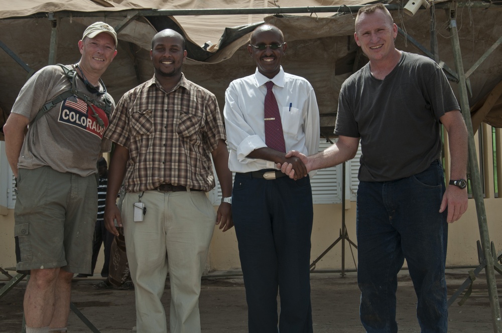 Volunteers Provide Shade and Comfort for Tuberculosis Patients