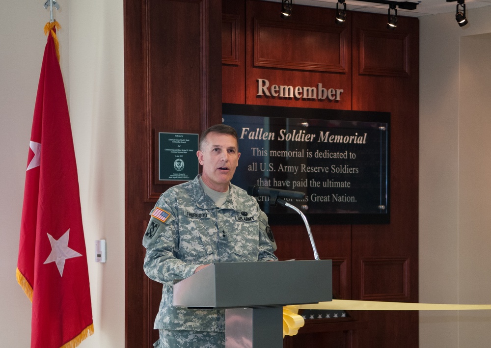 USARC dedicates Fallen Soldier Memorial