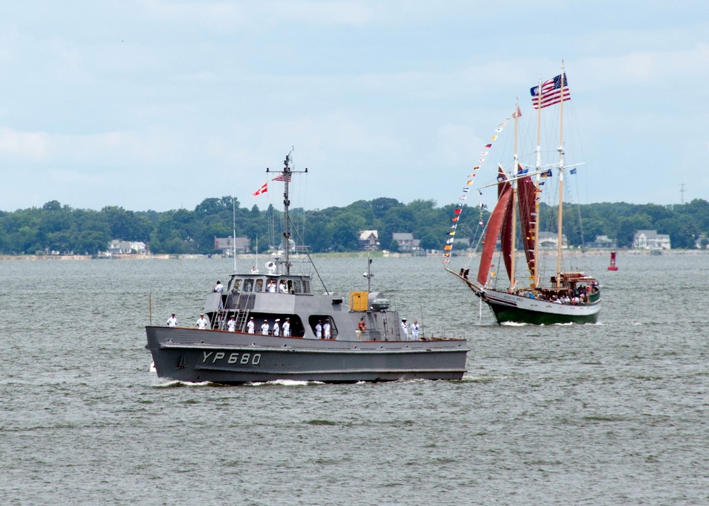 USS Fort McHenry