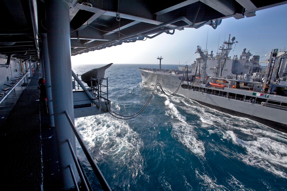 USS Peleliu receives fuel at sea