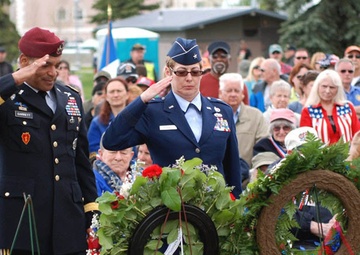 Anchorage remembers heroes past, present