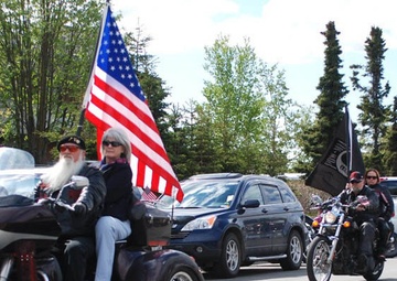 Anchorage remembers heroes past, present