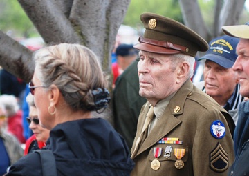 Anchorage remembers heroes past, present