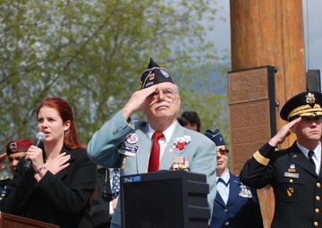 Anchorage remembers heroes past, present