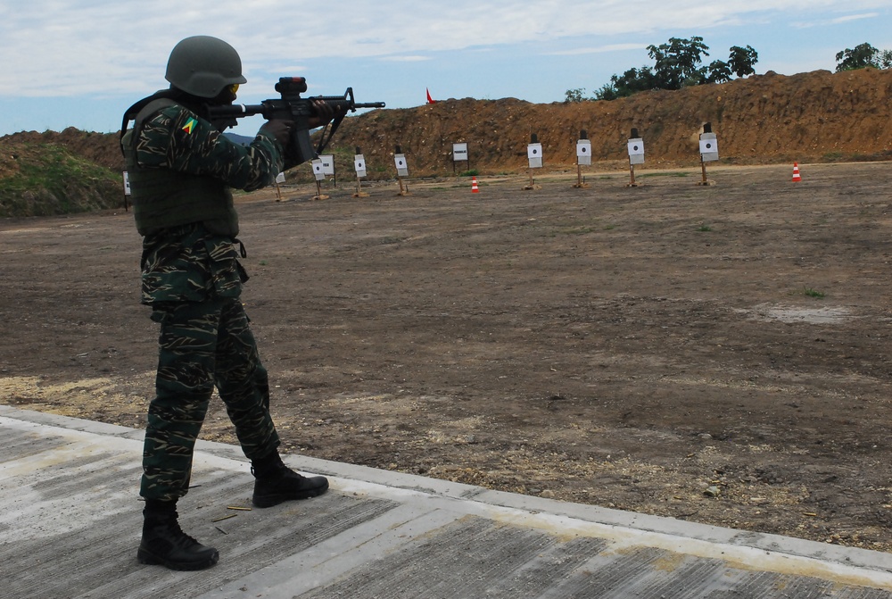 Fuerzas Comando 2012 weapons firing events